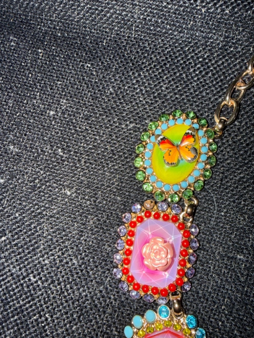 Betsey johnson Colorful Multicharm Crystal critters necklace new with defects - Picture 2 of 6